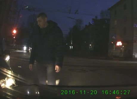 ДТП на перекрестке улиц Горького и Есенина попало на видео