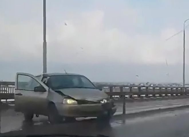Массовую аварию на Солотчинском мосту засняли с другого ракурса