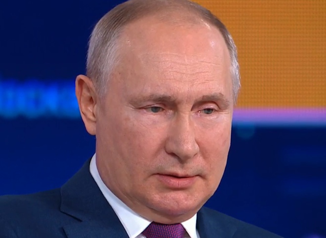 Путин заявил о сложной ситуации с COVID-19 в России