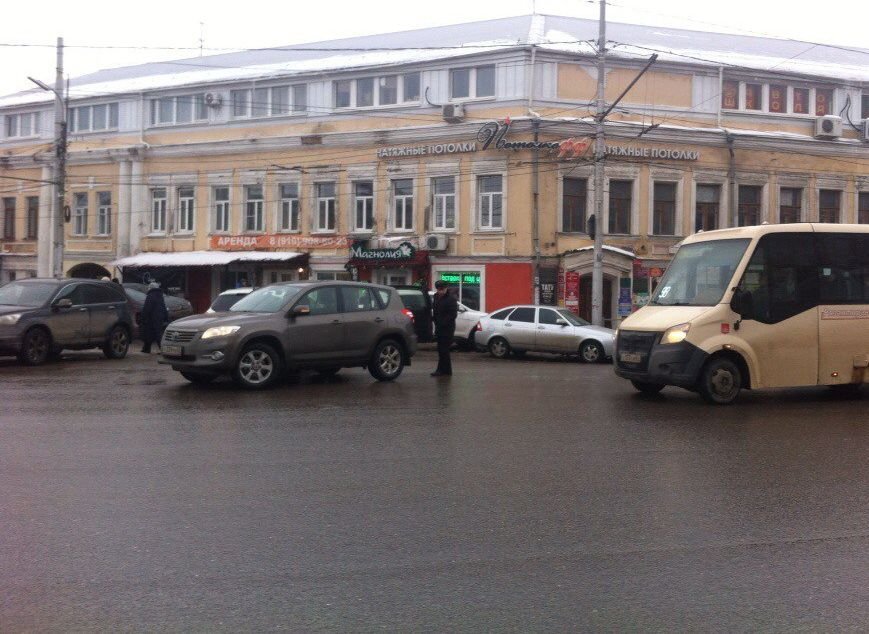 Мелкое ДТП вызвало «троллейбусный коллапс» в центре Рязани