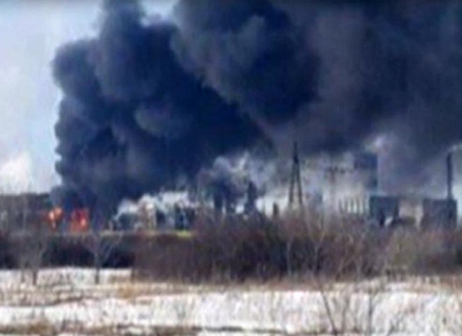 На химзаводе в Тольятти произошел крупный пожар (видео)