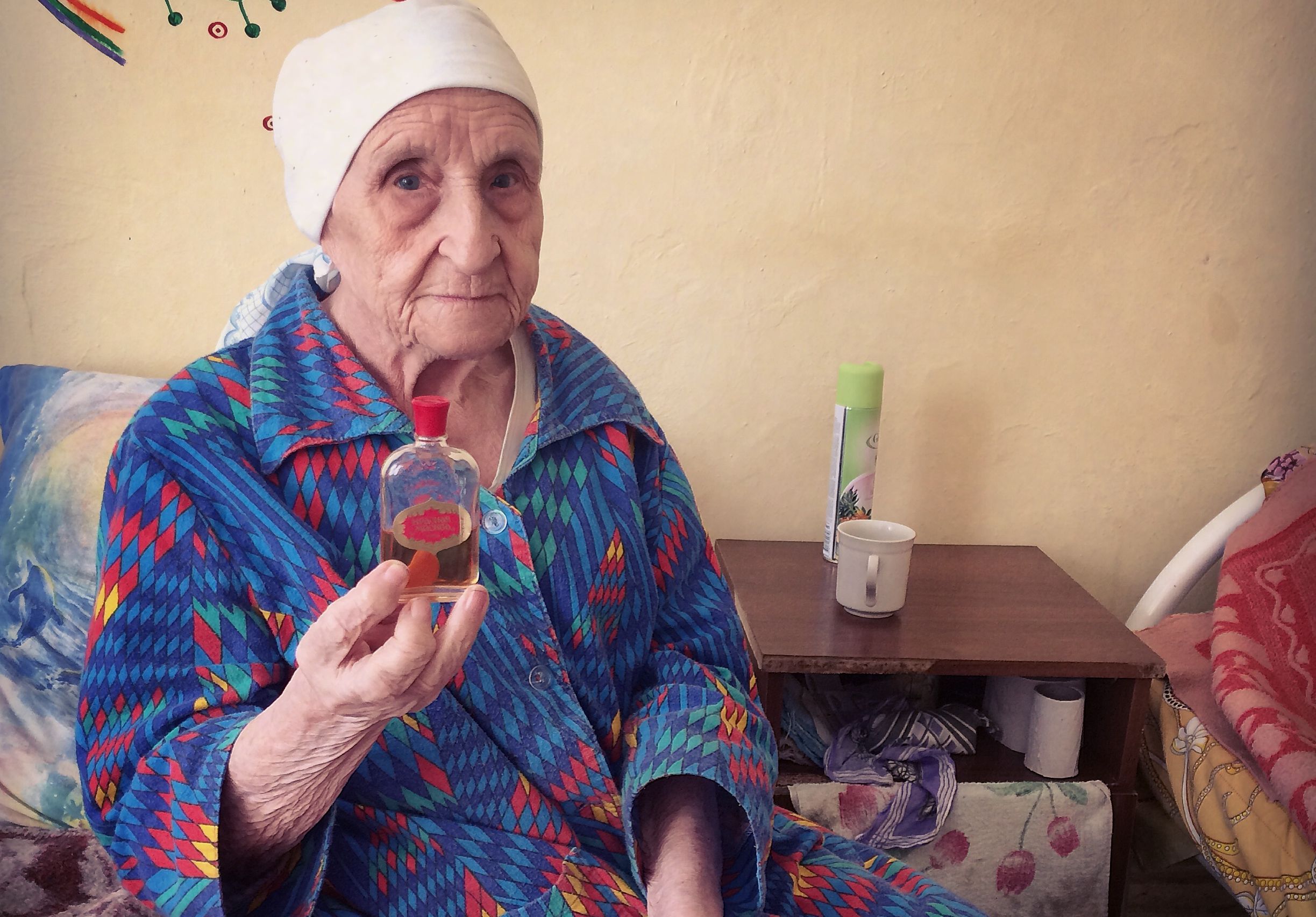 В Москве соберут косметику и духи для рязанских бабушек