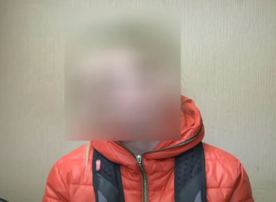 В Рязани задержали девушку, наносившую вредоносные надписи