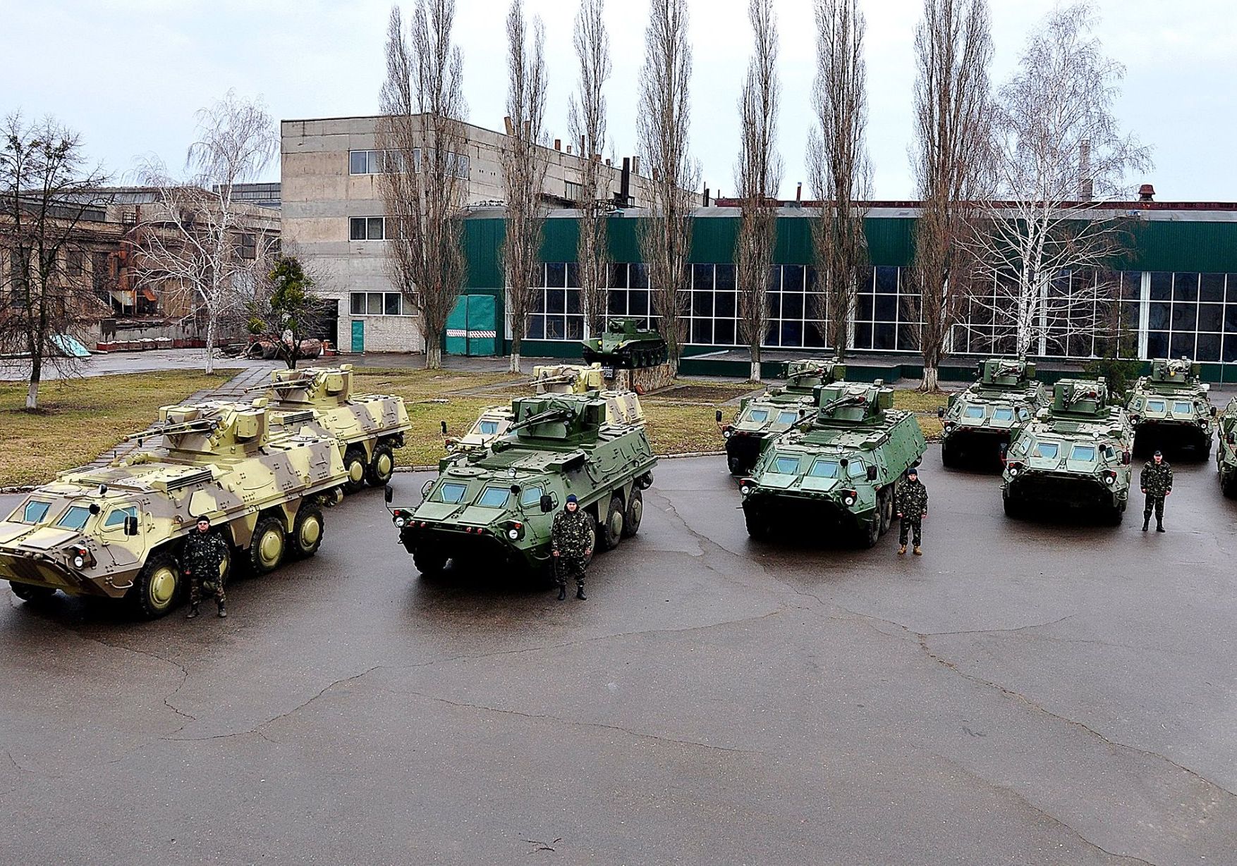 В Луганск введена военная техника