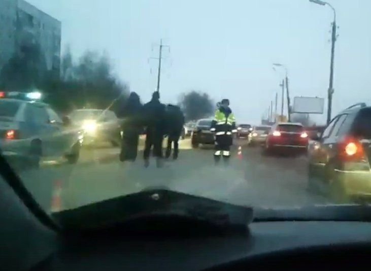 В Рязани на пешеходном переходе сбили двух женщин