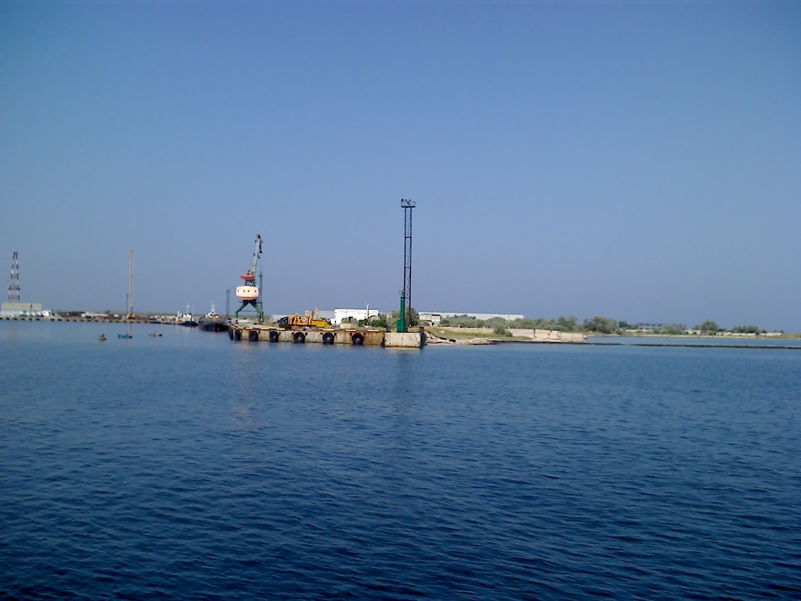 Крым взял под охрану морские месторождения нефти и газа