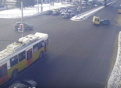 Авария со скорой помощью в Рязани попала на видео