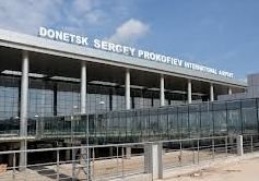 СМИ: аэропорт Донецка снова подвергся обстрелу