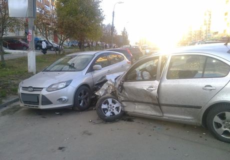 В крупном ДТП на Новоселов пострадали двое водителей