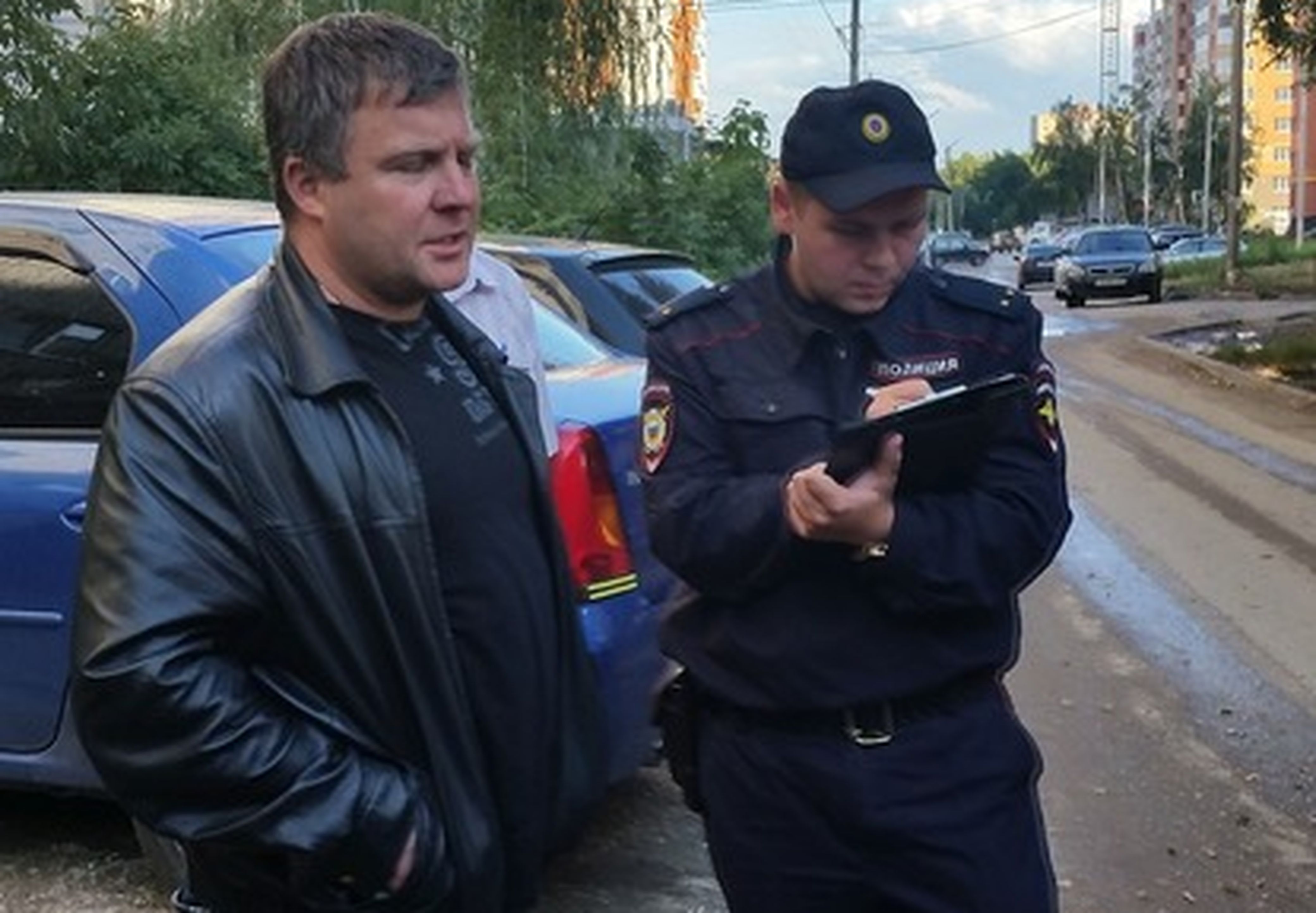 Префект Ковалев поучаствовал в демонтаже баннера СР