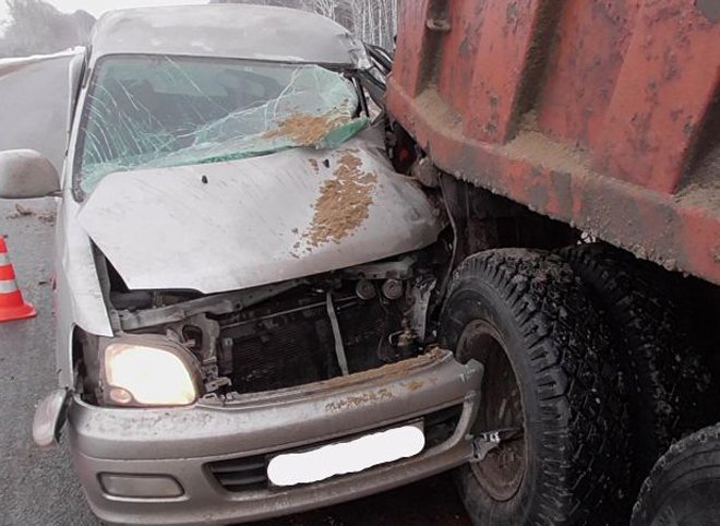 Рязанец на Toyota протаранил снегоуборочный КАМАЗ