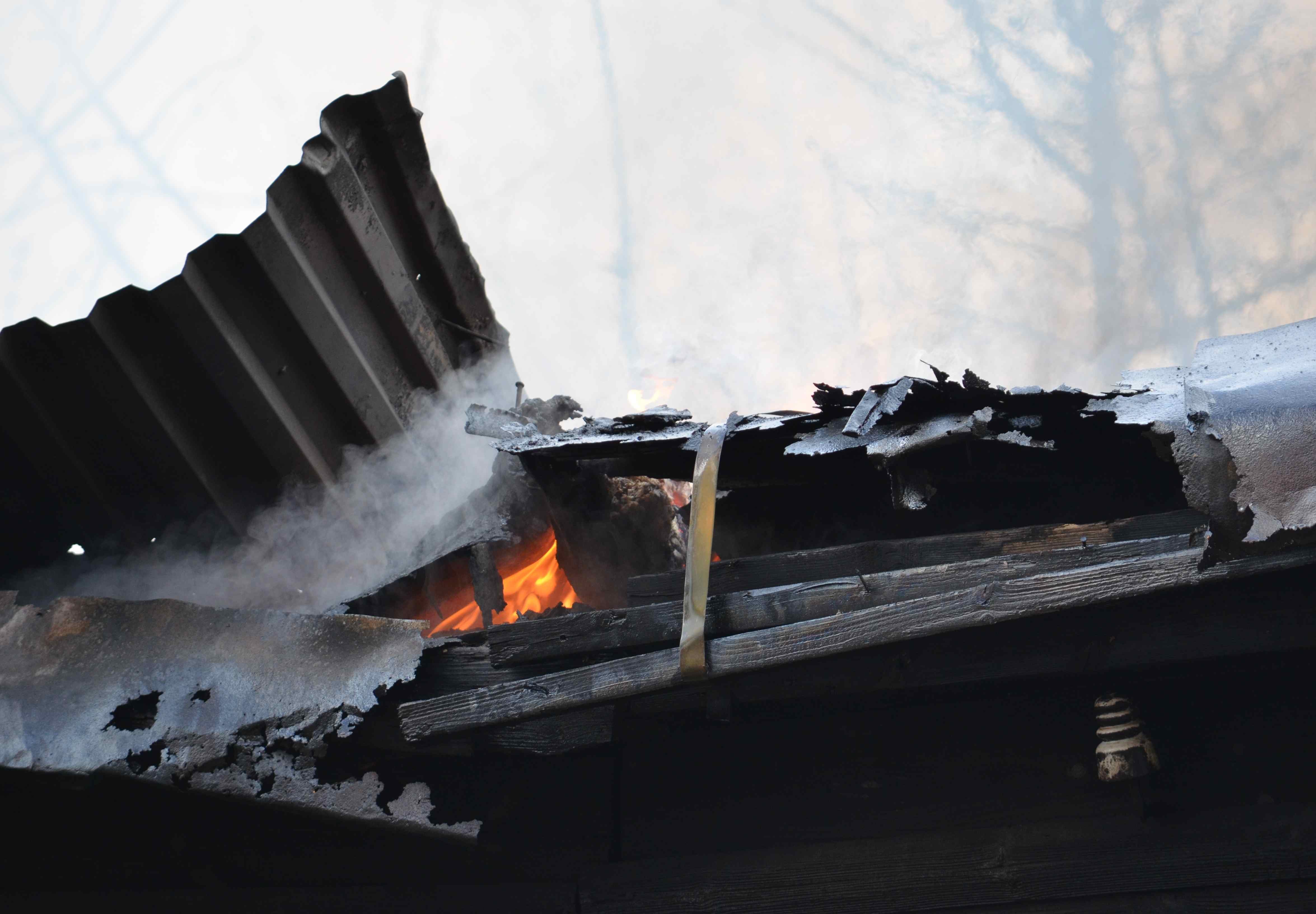 Рязанские полицейские спасли семью от пожара