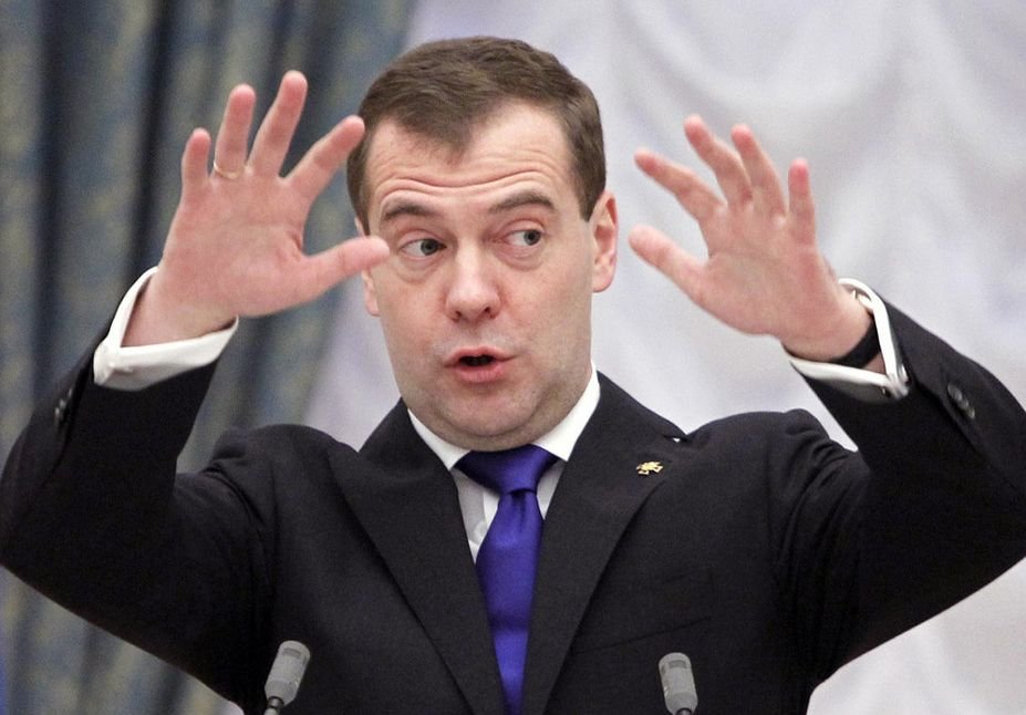 Медведев пообещал бизнесменам не вводить новые налоги