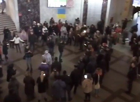 На вокзале в Одессе участники флешмоба спели «Смуглянку»
