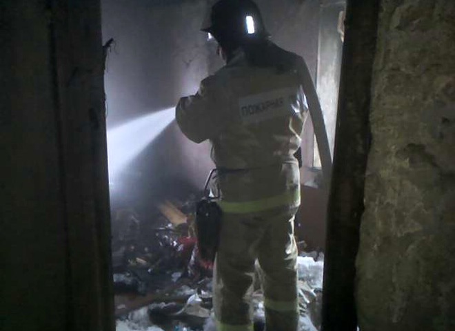 В результате пожара на 3-м Мопровском переулке пострадала женщина