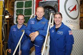 Космонавты с МКС вернулись на Землю