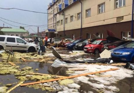 В Казани из-за урагана травмы получили 19 человек