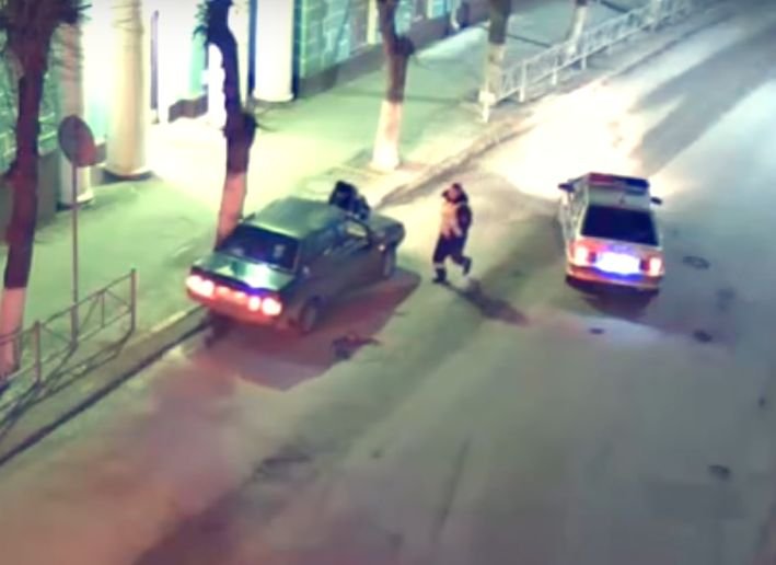 Водитель, «катавший» гаишника на капоте в центре Рязани, до сих пор не задержан