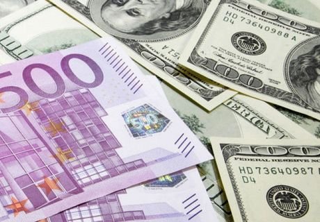 С начала дня евро и доллар выросли на 3 рубля