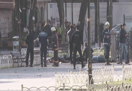 На центральной площади Стамбула произошел взрыв