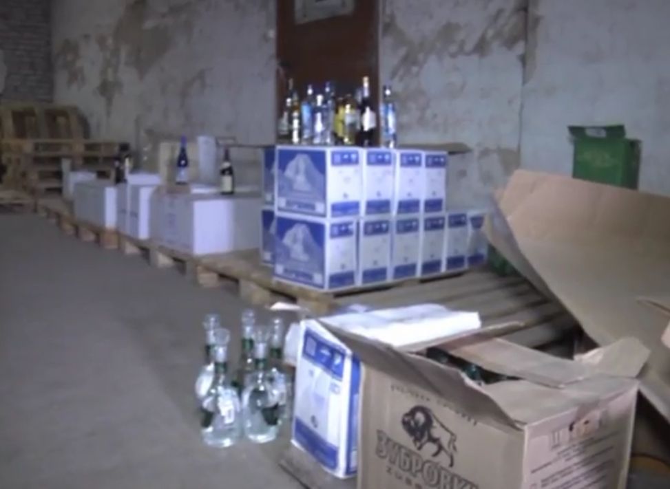 Полицейские обнаружили в Рязани склад контрафактного спиртного