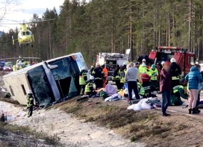 В Швеции в ДТП со школьным автобусом погибли трое детей, 56 – пострадали