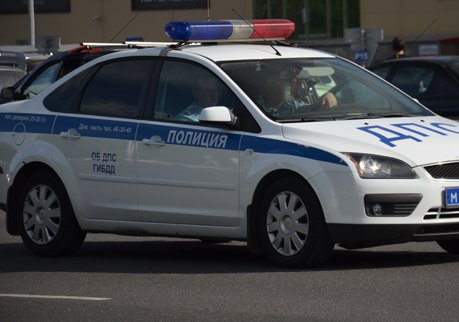 В Краснодаре машина ДПС сбила девушку на переходе (видео)