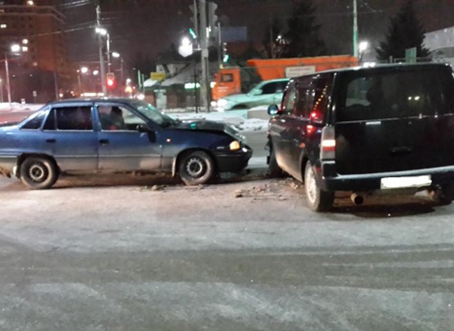 На Московском шоссе столкнулись  Dаеwоо и Toyota, пострадала девушка