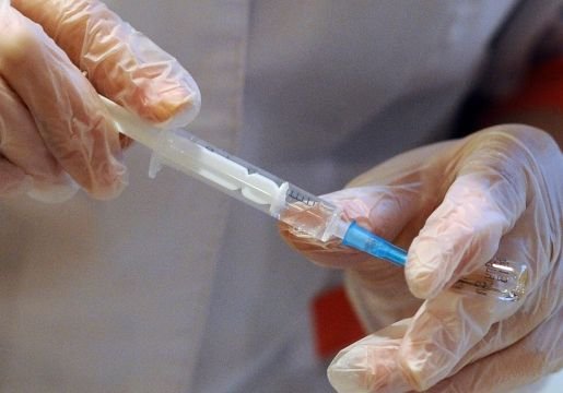 Вакцина от Эболы успешно протестирована на людях