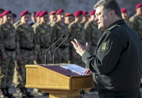 В поисках мира Порошенко поставил на армию