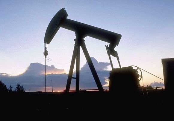 Цены на нефть упали до четырехлетнего минимума