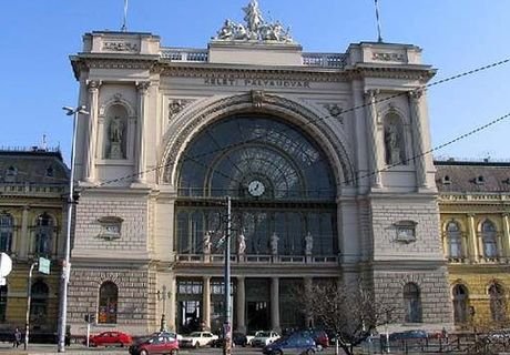 Закрытый в Будапеште вокзал возобновил работу