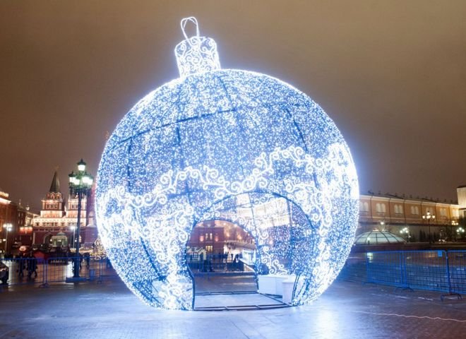 Гигантский елочный шар из Книги рекордов Гиннесса установят в Москве