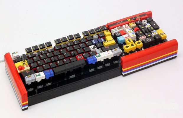 Из конструктора Lego собрали рабочую клавиатуру