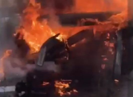 Видео: на Новорязанском шоссе горит автомобиль