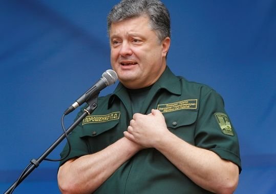 Порошенко заявил о выводе войск из Дебальцева