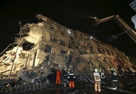 В результате землетрясения на Тайване погибли 35 человек
