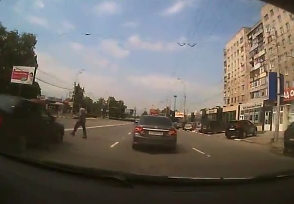 У вокзала Рязань-2 иномарка сбила пешехода (видео)