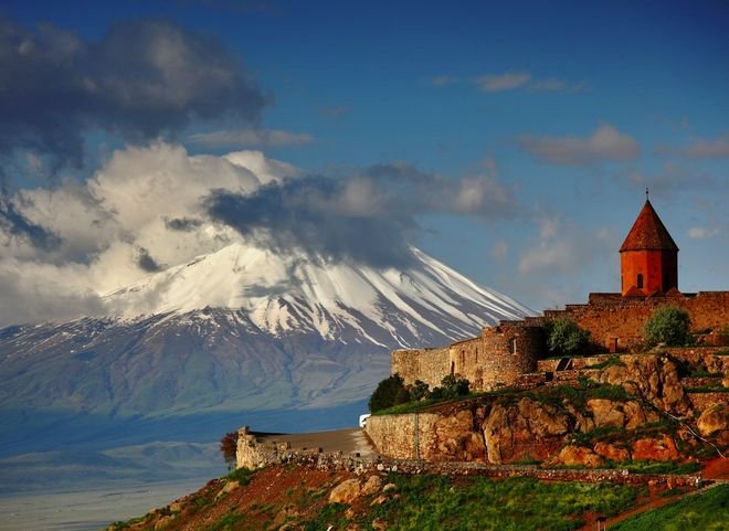 Россиянам разрешили посещать Армению по внутренним паспортам