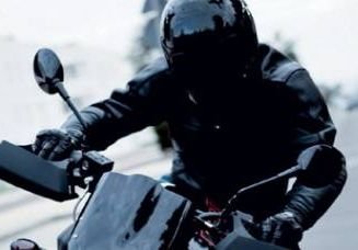 В Старожилове мотоциклист без прав и номеров сбил школьницу