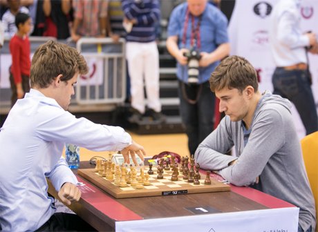 Карякин одержал победу над Карлсеном в пятом туре ЧМ по блицу