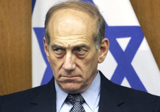 Экс-премьер Израиля приговорен к восьми годам тюрьмы