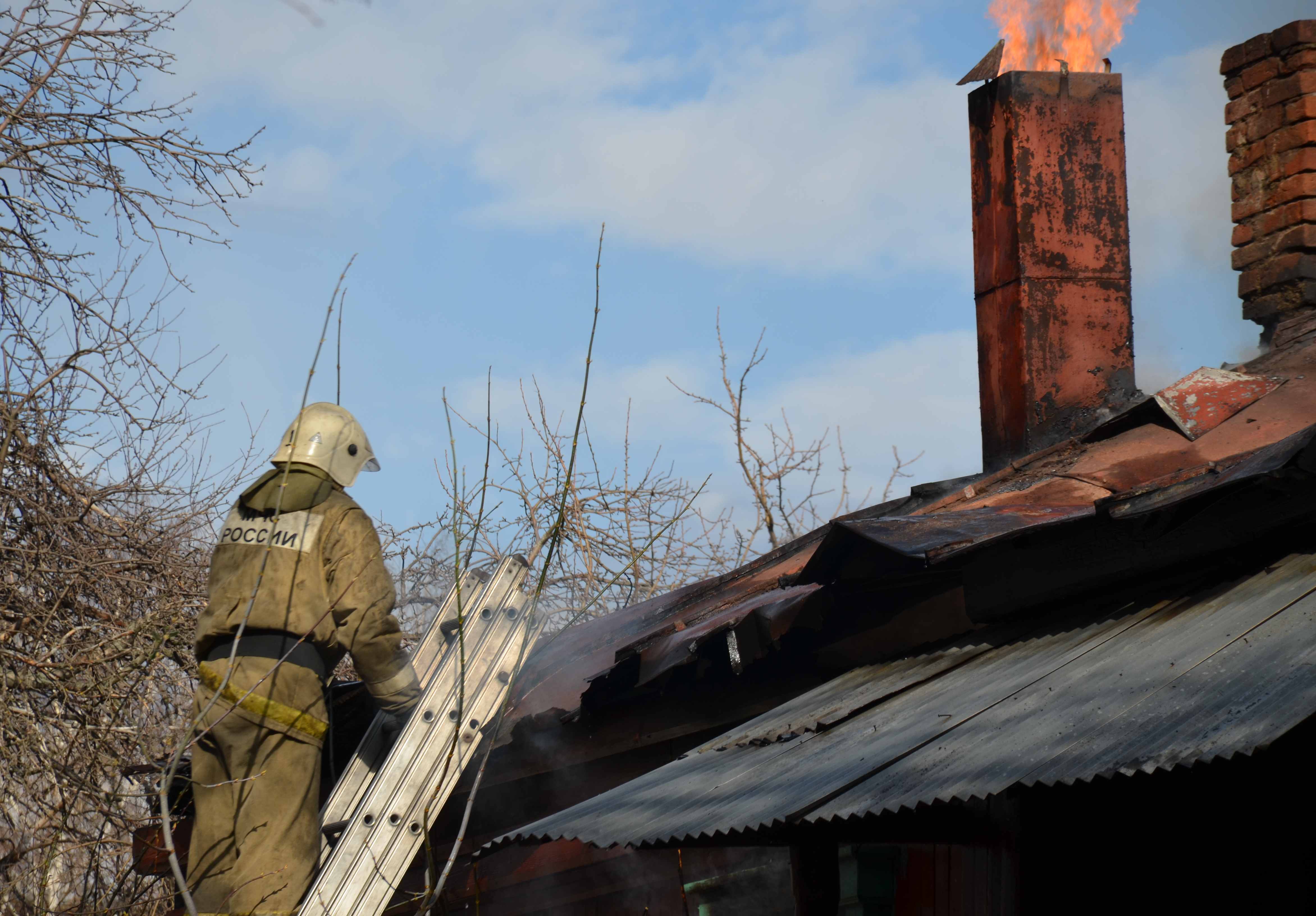 В Шилове пожарные спасли из огня 10 человек