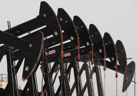 Цена на нефть ОПЕК снизилась до $38,04 впервые с 2004 года