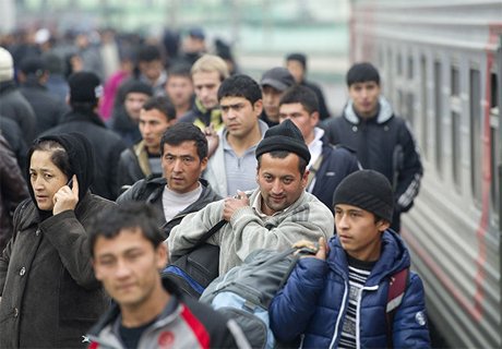 Мигрантам-нелегалам закрыли въезд в Россию на 10 лет