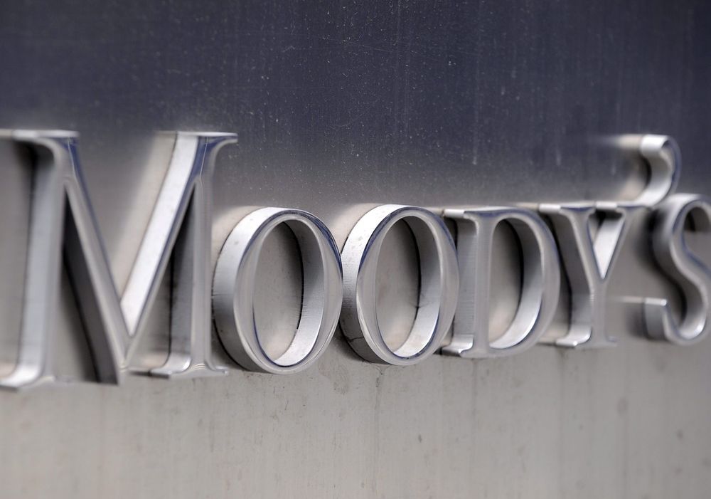 Moody's снизило рейтинги СБ и еще шести финкомпаний России