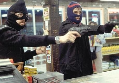 Вооруженные бандиты из Рязани ограбили магазин в Электростали