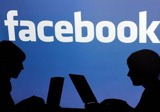 Facebook поделится данными пользователей без разрешения