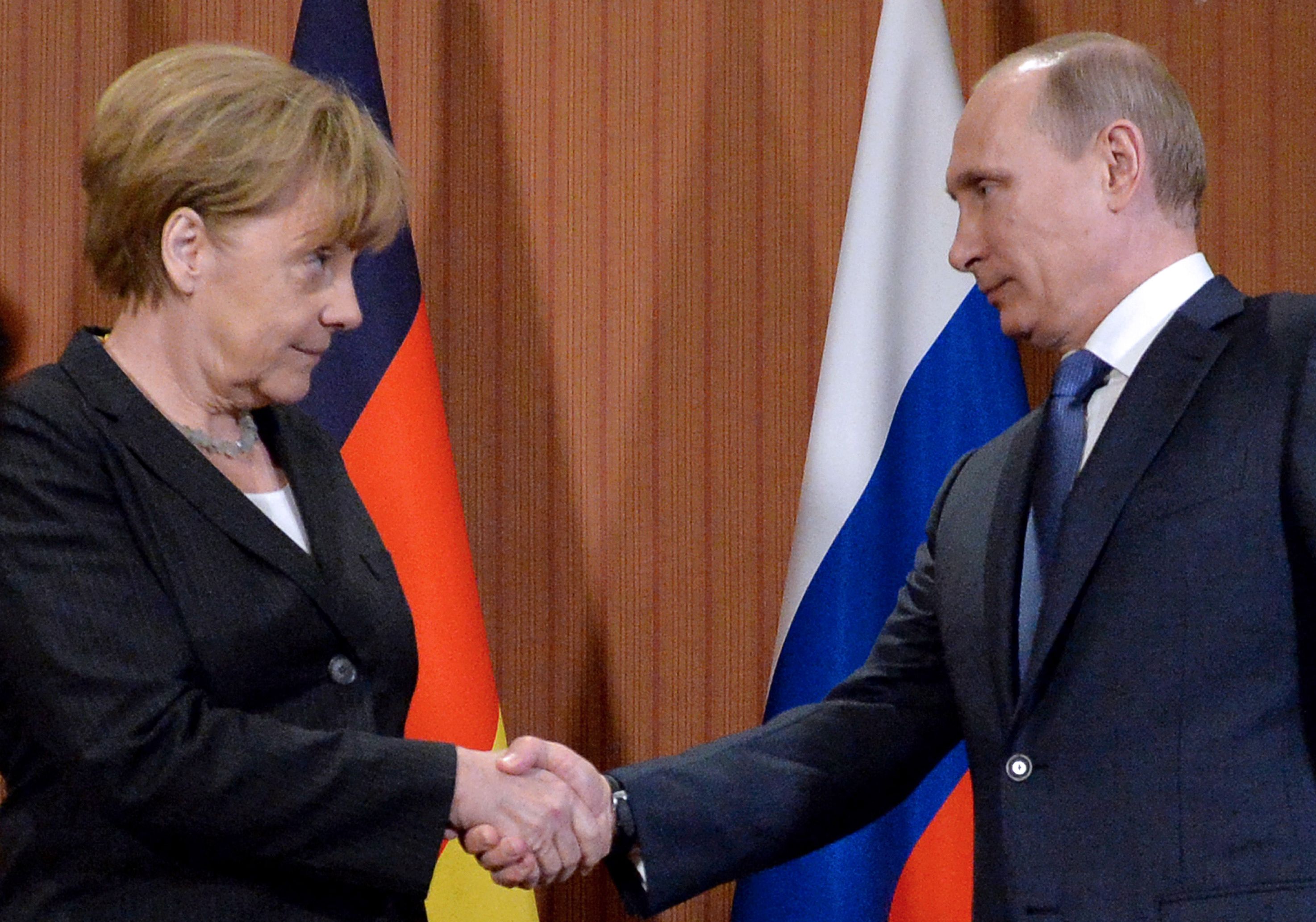 Меркель назвала восстановление G8 с участием РФ немыслимым
