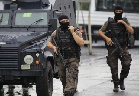 В Турции в результате взрыва погибли 12 полицейских